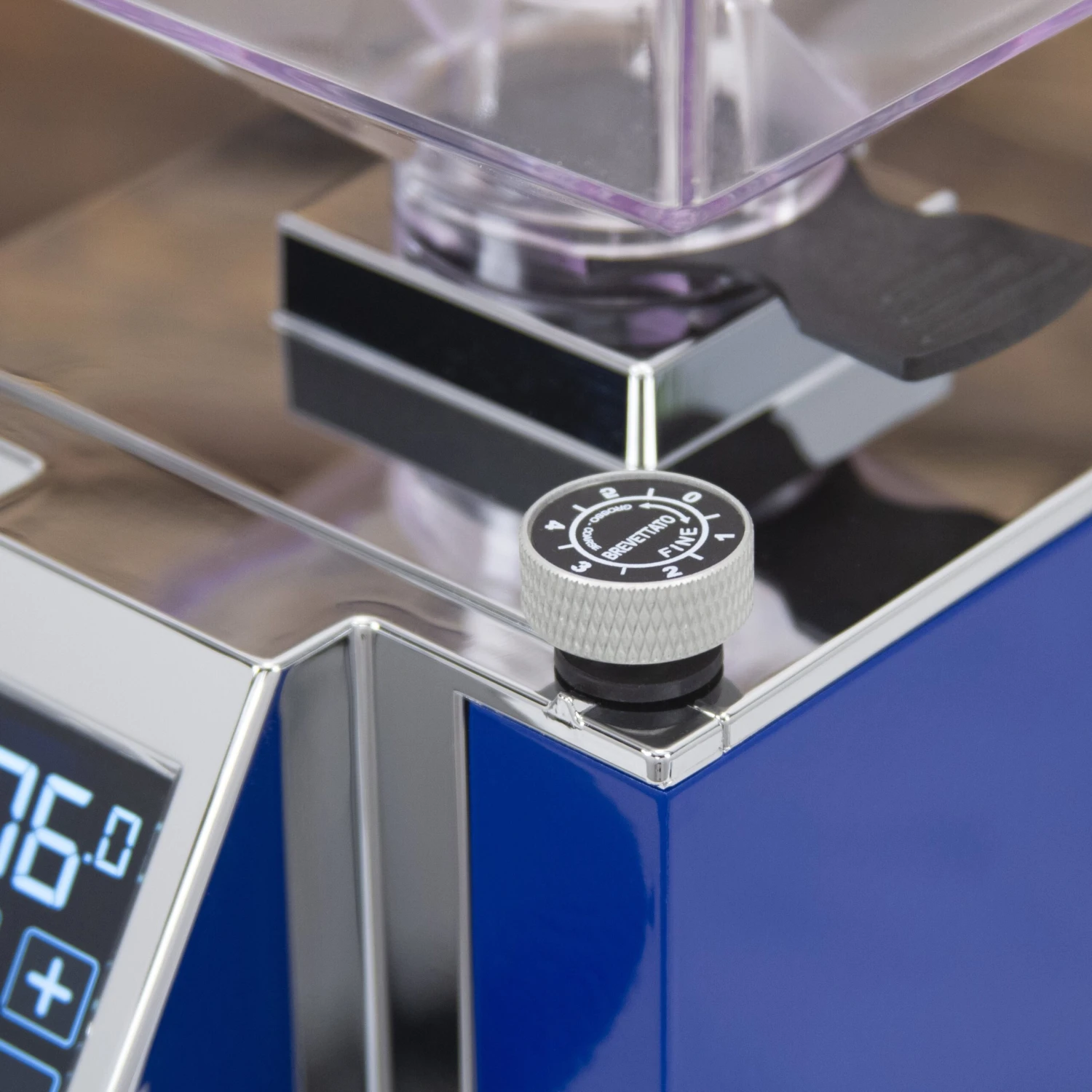 Eureka Mignon Magnifico Coffee Grinder In Blue 9 Eureka Mignon Magnifico Coffee Grinder In Blue - Image 9