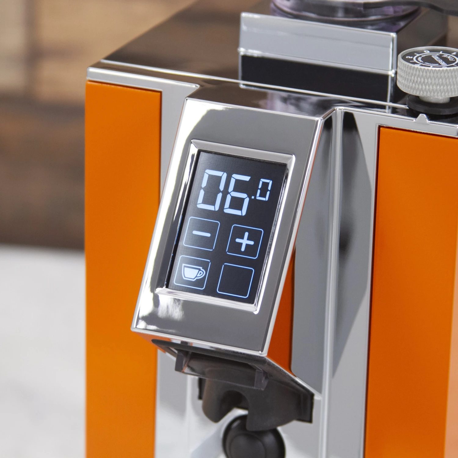 Eureka Mignon Magnifico Coffee Grinder In Orange 7 Eureka Mignon Magnifico Coffee Grinder In Orange - Image 7