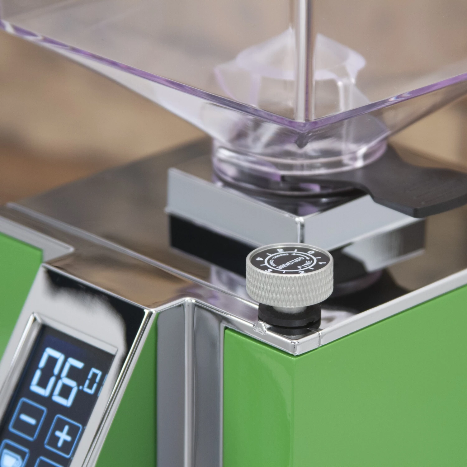 Eureka Mignon Magnifico Coffee Grinder In Lime Green 9 Eureka Mignon Magnifico Coffee Grinder In Lime Green - Image 9