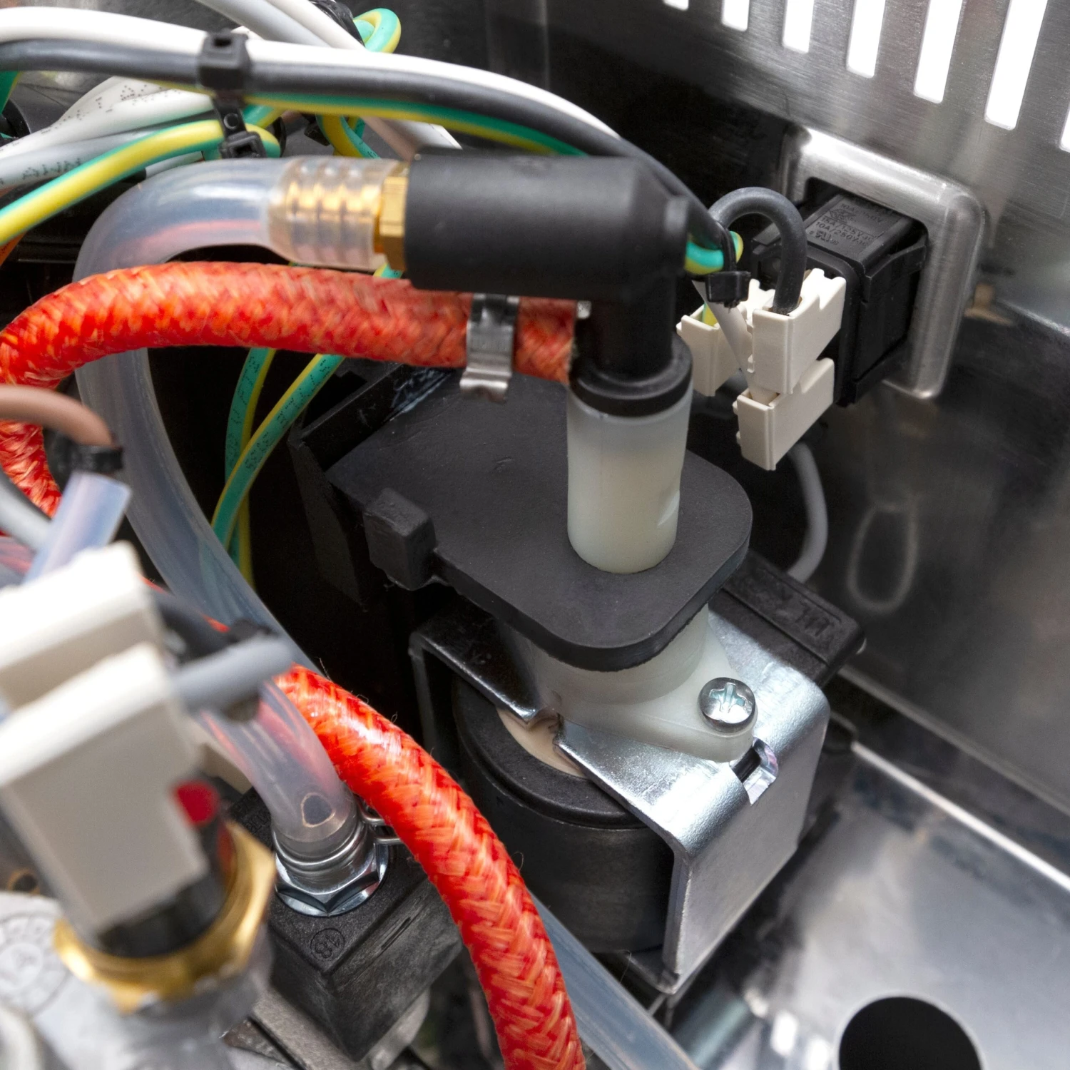 Gaggia Classic Evo Pro Semi-Automatic Espresso Machine With Olive Wood 16 Gaggia Classic Evo Pro Semi-Automatic Espresso Machine With Olive Wood - Image 16