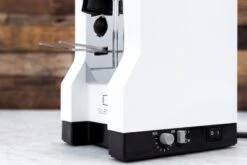 Eureka Mignon Silenzio Espresso Grinder In White 21 Eureka Mignon Silenzio Espresso Grinder In White -Coffee Discount Store IMG 7180