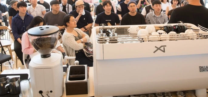 Dalla Corte XT Classic Espresso Machine - 3-Group Total White 7 Dalla Corte XT Classic Espresso Machine - 3-Group Total White - Image 7