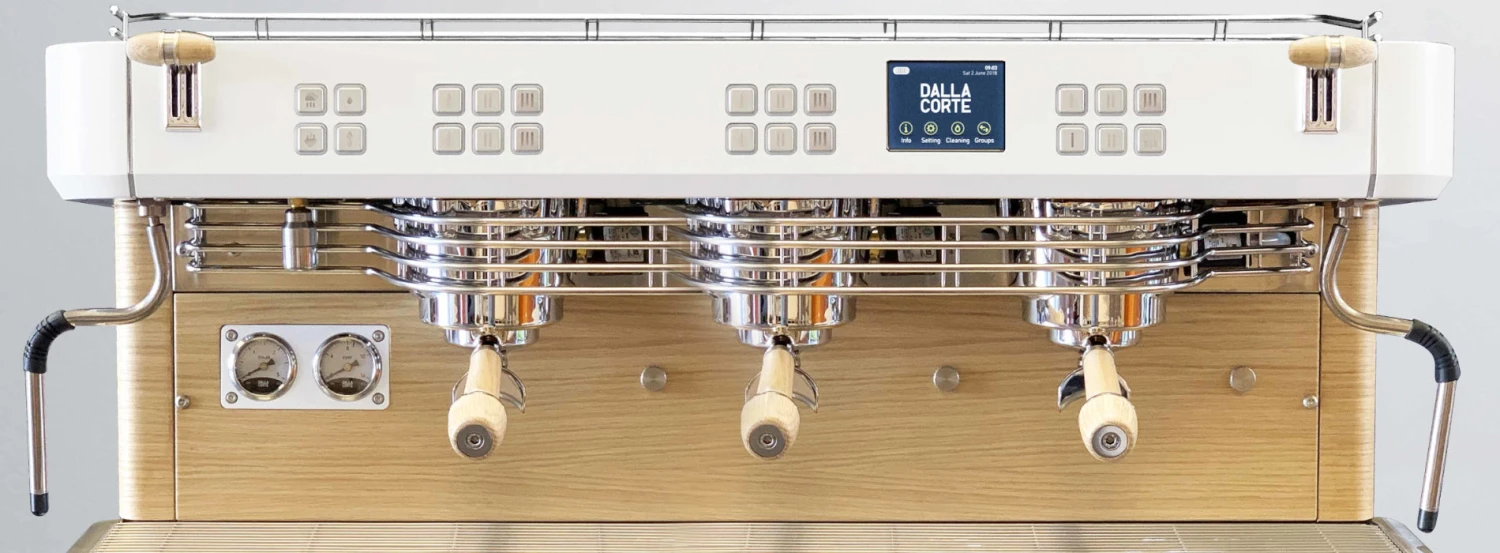 Dalla Corte XT Classic Espresso Machine - 3-Group White Oak 3 Dalla Corte XT Classic Espresso Machine - 3-Group White Oak - Image 3